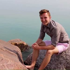 Meet your Posher, Brady